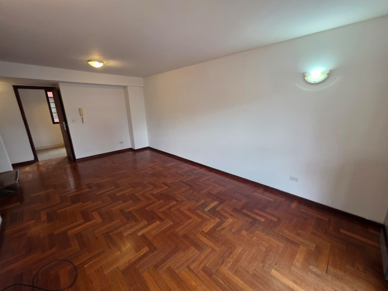 Foto de Departamento 3 ambientes con cochera cubierta en Alquiler Barrio La, imagen 5