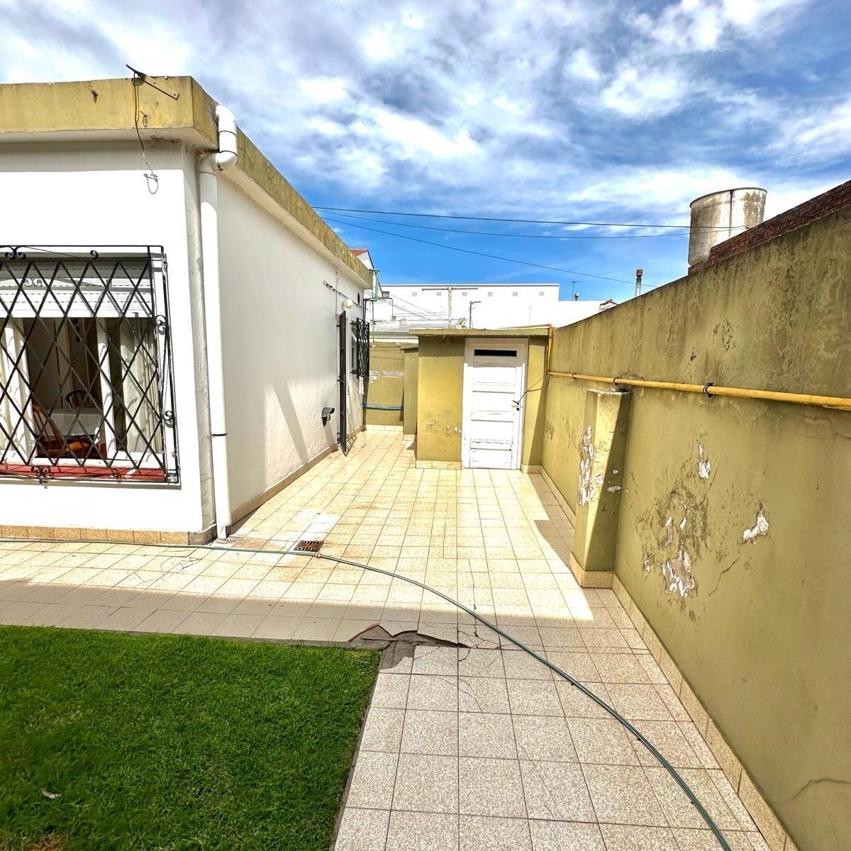 3 Departamentos + Garaje + Local en Block 5