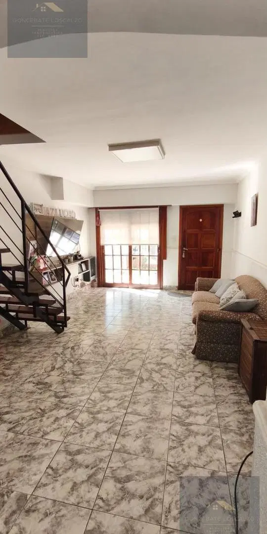 Casa 5 ambientes con garaje para dos autos y quincho 1