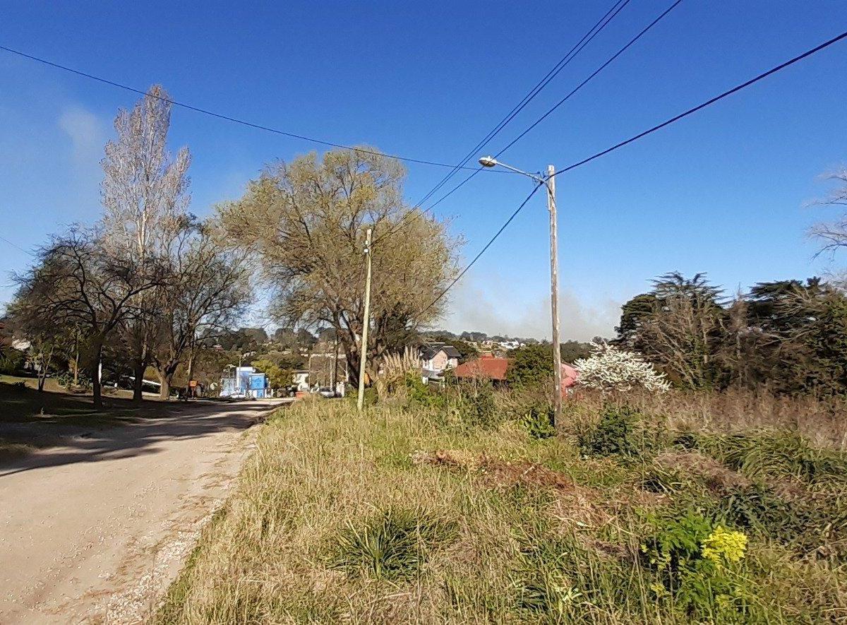 2 LOTES LINDEROS AL GOLF DE SIERRA DE LOS PADRES. SOBRE CALLE GRACIELA