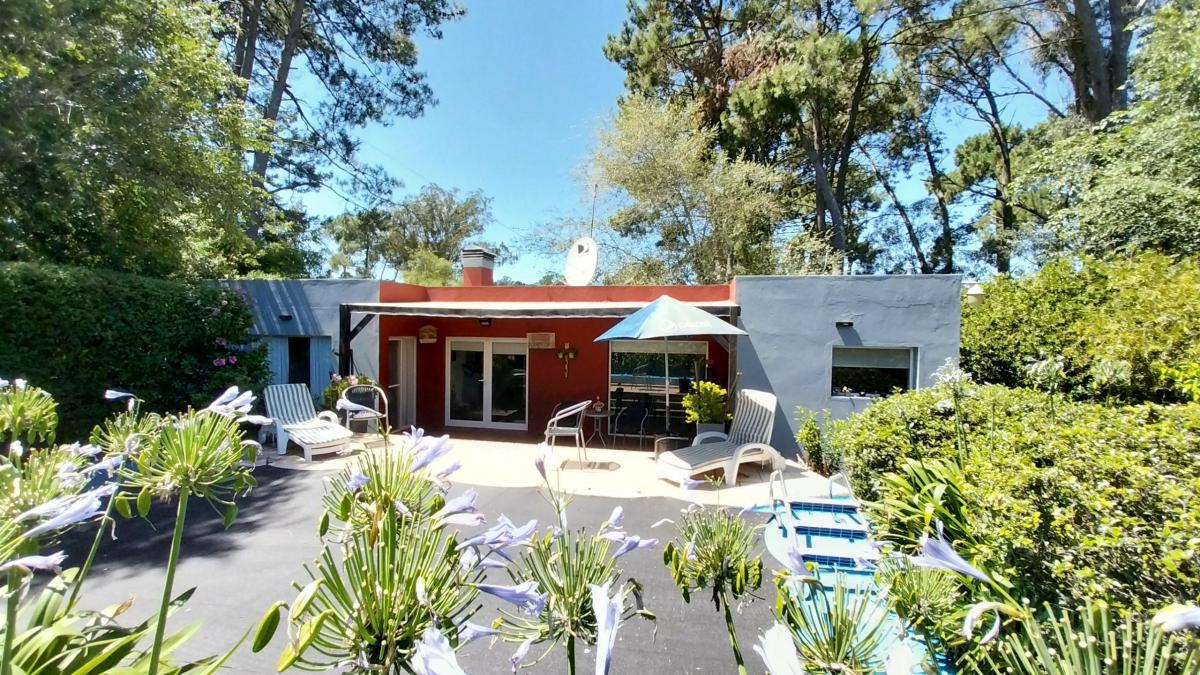 BAJO SU VALOR - MODERNA CASA EN VENTA. SIERRA DE LOS PADRES