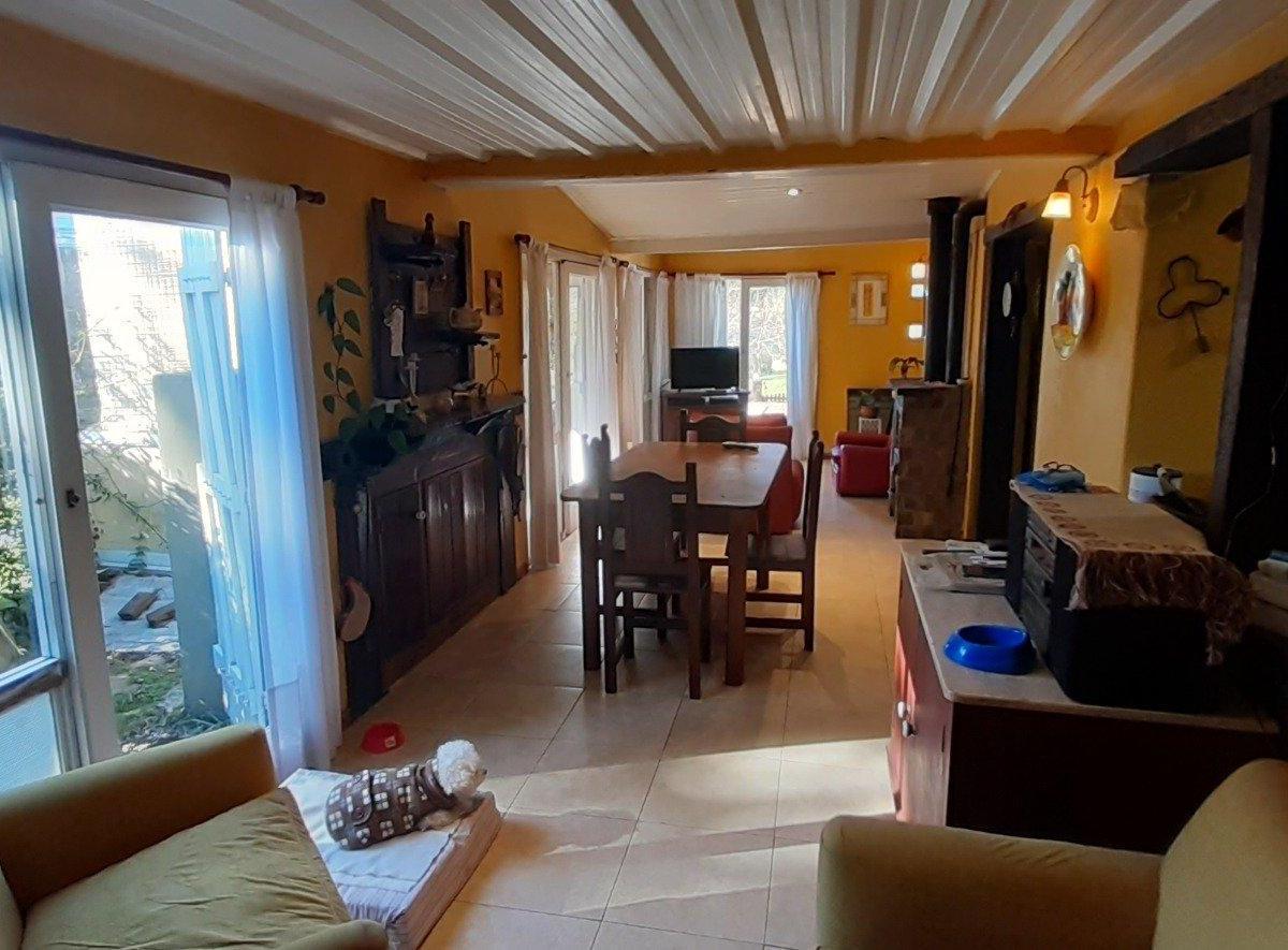 Foto de BAJO SU VALOR!! CHALET EN VENTA EN SIERRA DE LOS PADRES - GAS NATURAL, imagen 2