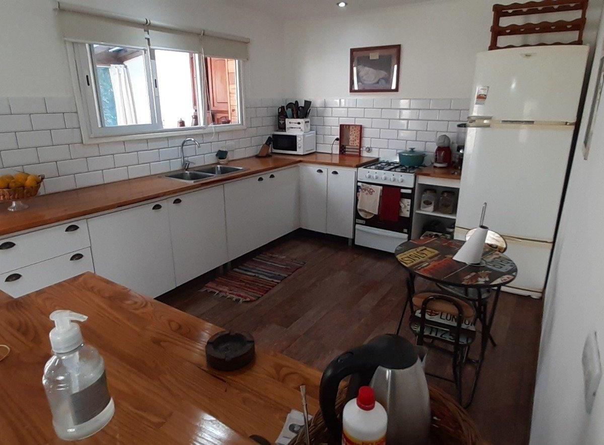 IMPECABLE PROPIEDAD EN VENTA EN SIERRA DE LOS PADRES - GAS NATURAL CONECTADO
