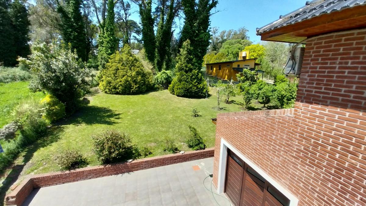 IMPORTANTE CHALET EN VENTA EN SIERRA DE LOS PADRES - GAS NATURAL CONECTADO