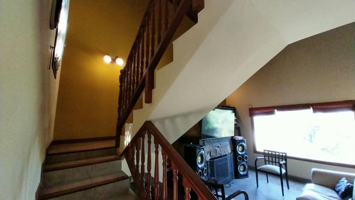 Foto de RETASADO - Chalet en venta en Sierra de los Padres. Gas natural - APTO, imagen 4
