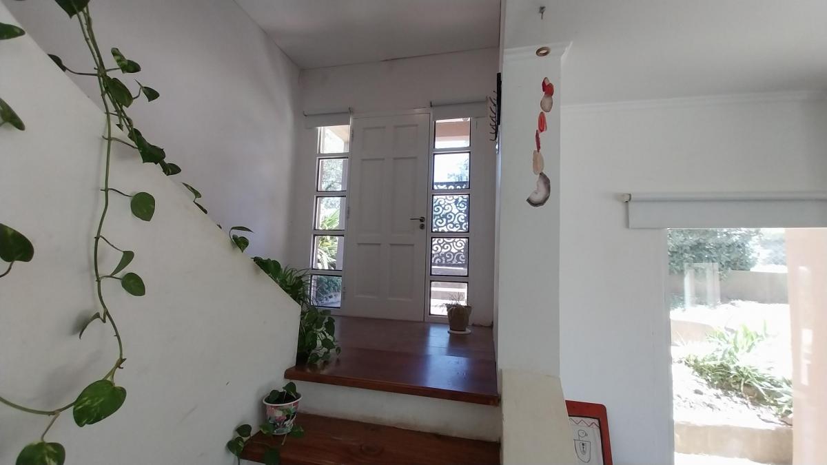 Foto de Moderna propiedad en venta en Sierra de los Padres. Gas natural, imagen 3