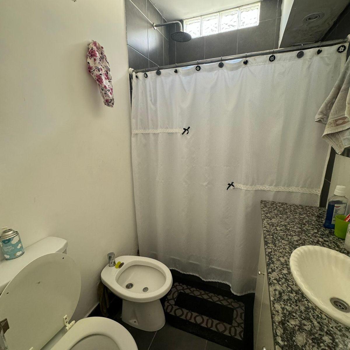 Foto de PH 3 ambientes, con patio y jardin., imagen 2