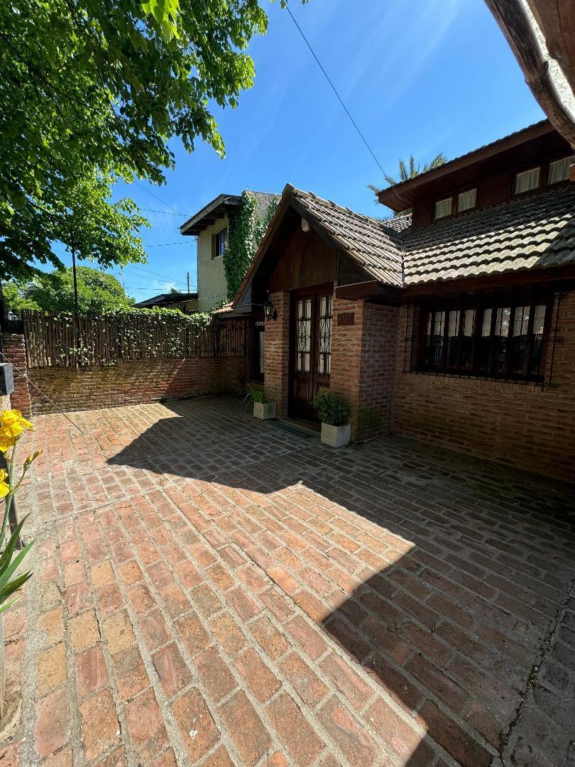 Chalet 4 Ambientes, Barrio Lopez de Gomara. 1