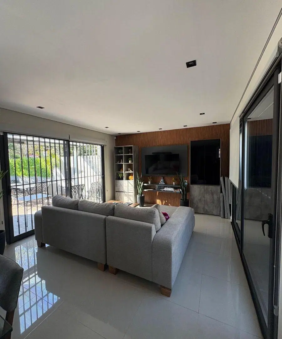 Casa 4 ambientes en Ph, barrio Caisamar. 5