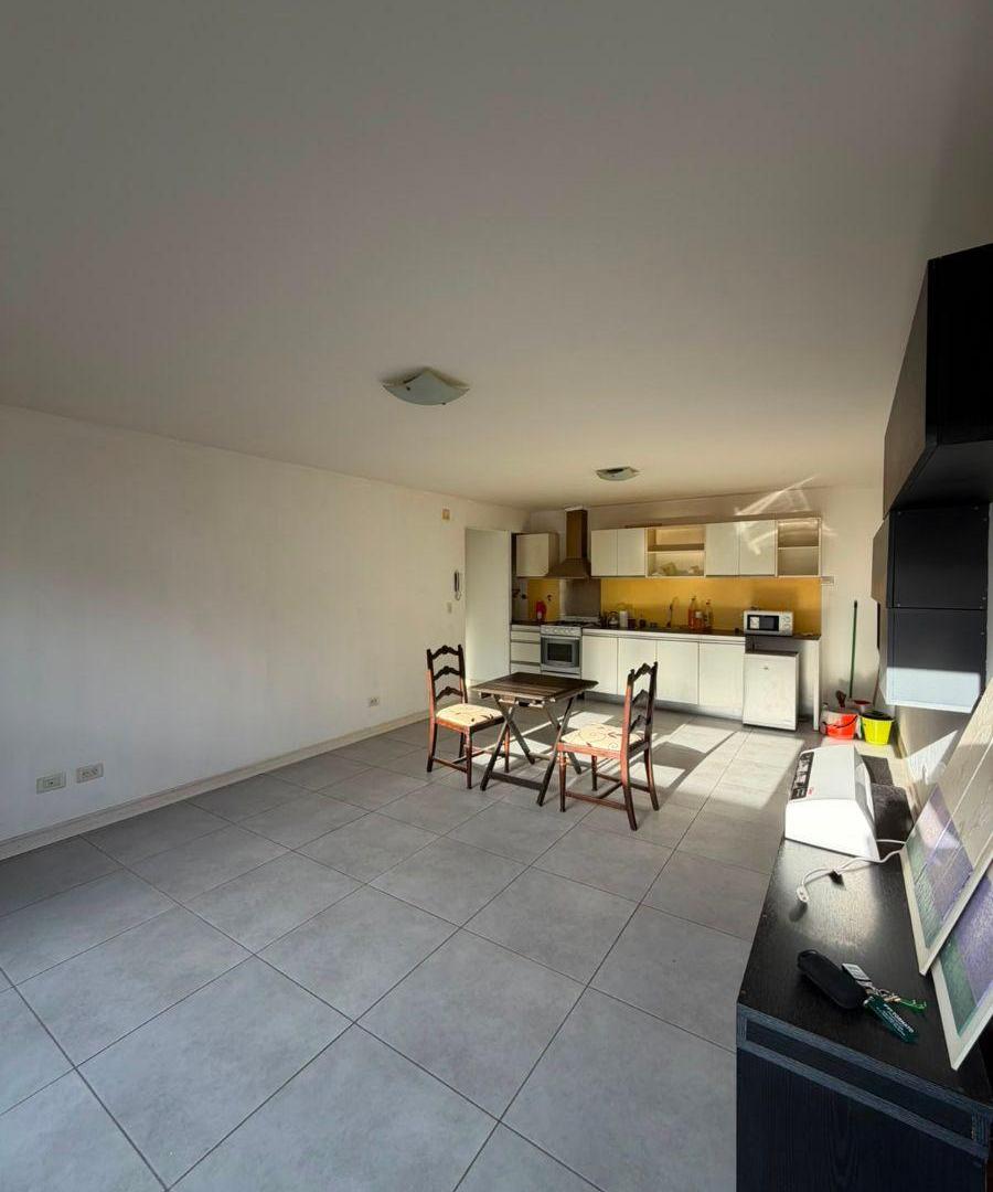 Foto de Departamento 2 ambientes, 1er piso con escalera, con cochera., imagen 5
