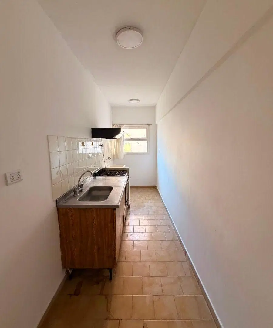 Alquiler 24 meses, departamento 3 ambientes, 1er piso por escalera. 2
