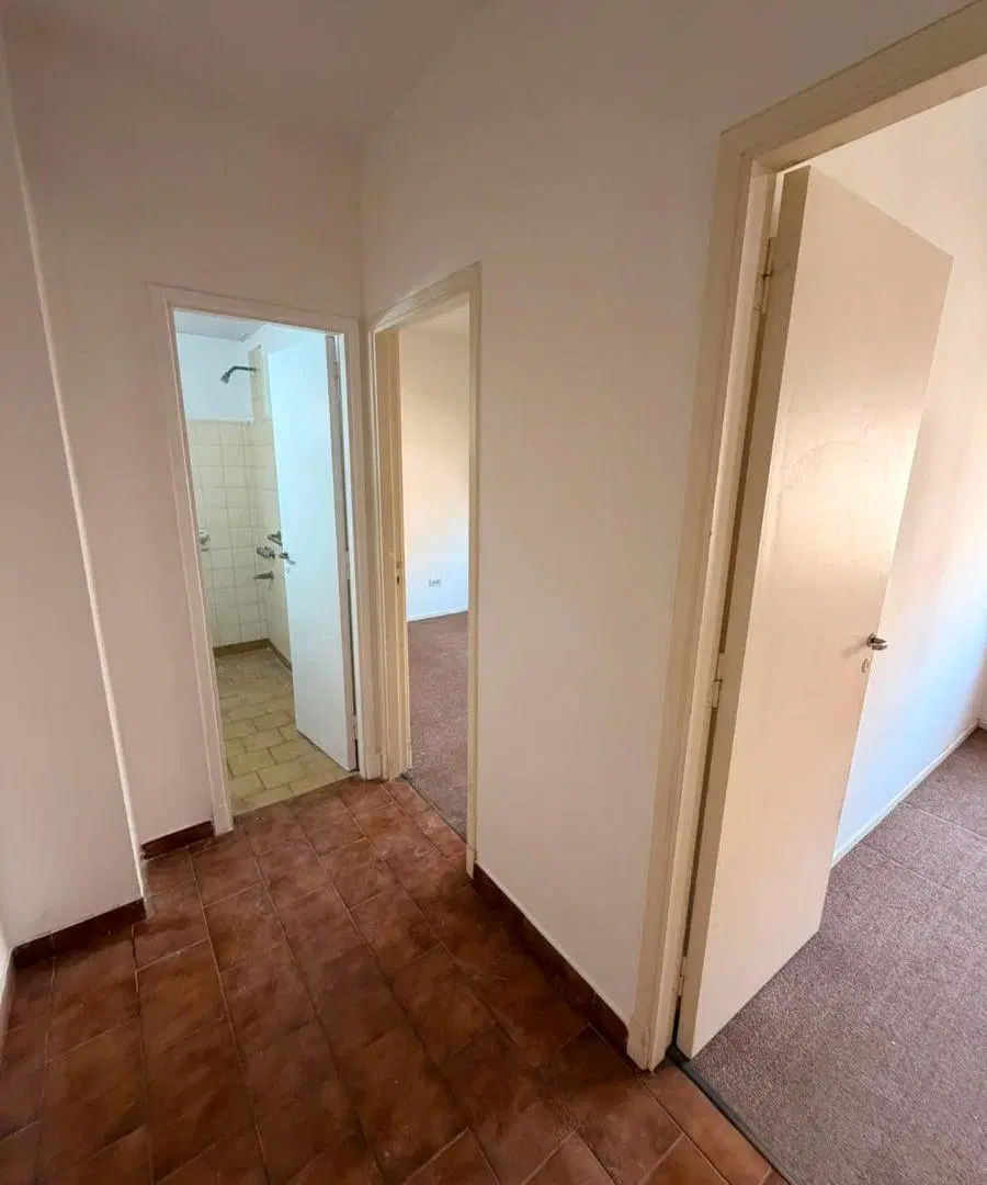 Alquiler 24 meses, departamento 3 ambientes, 1er piso por escalera. 5
