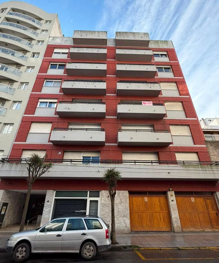 Departamento 5 ambientes, ubicado en el corazon del barrio La Perla 4