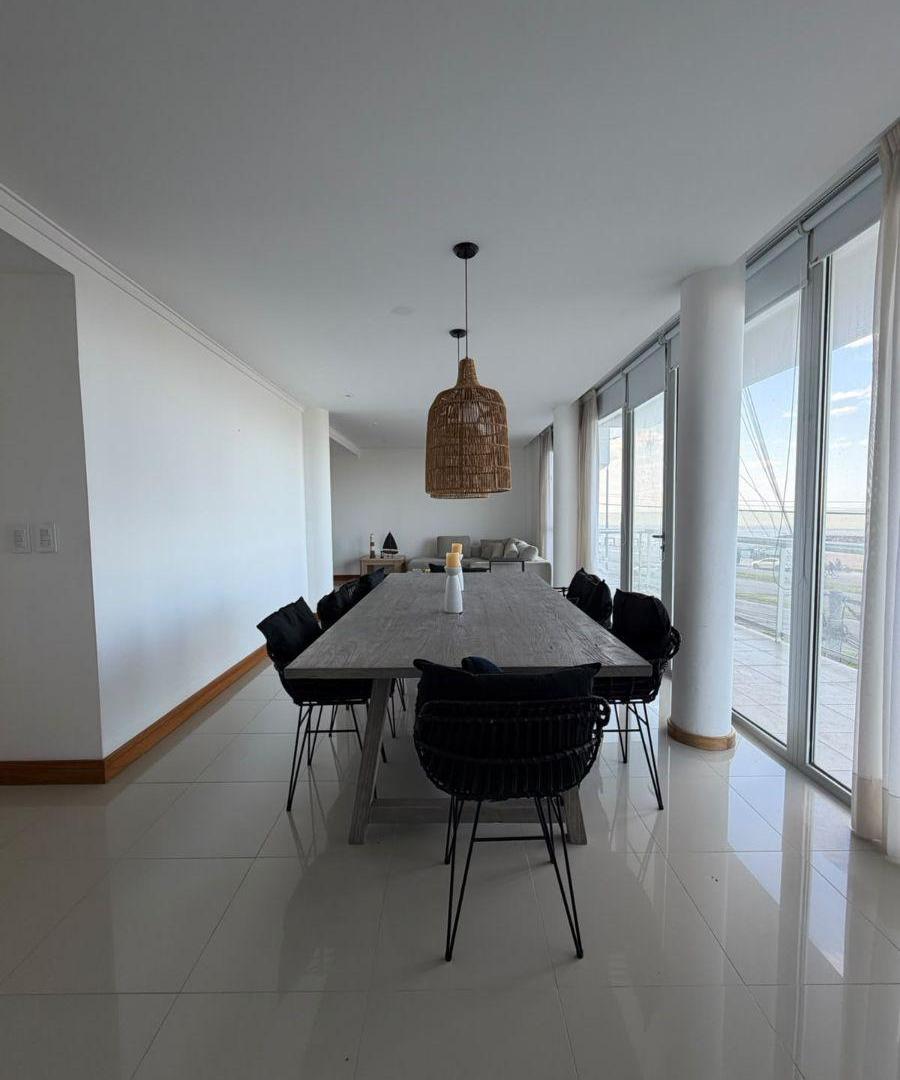 Foto de Piso 4 ambientes, frente al mar, con espacio de cochera, imagen 2