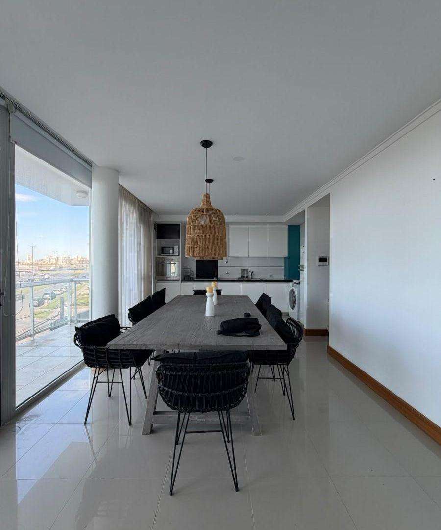Foto de Piso 4 ambientes, frente al mar, con espacio de cochera, imagen 1