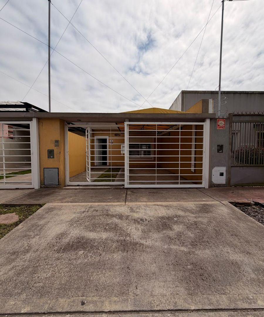 Foto de Ph 2 1/2 ambientes, con patio y parque al fondo con parrilla., imagen 2