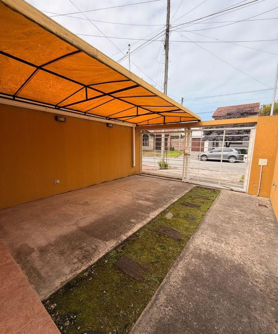 Foto de Ph 2 1/2 ambientes, con patio y parque al fondo con parrilla., imagen 4