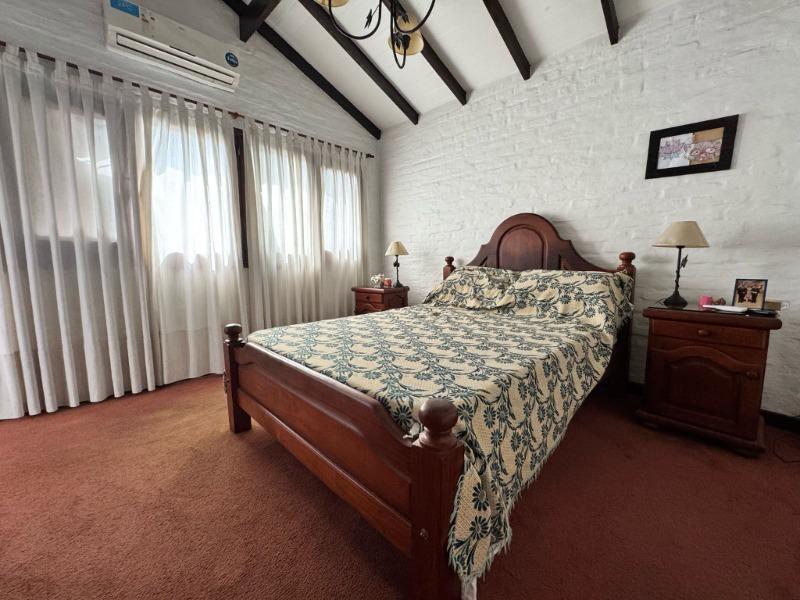 Chalet 6 Ambientes en Barrio Pinos de Anchorena 1