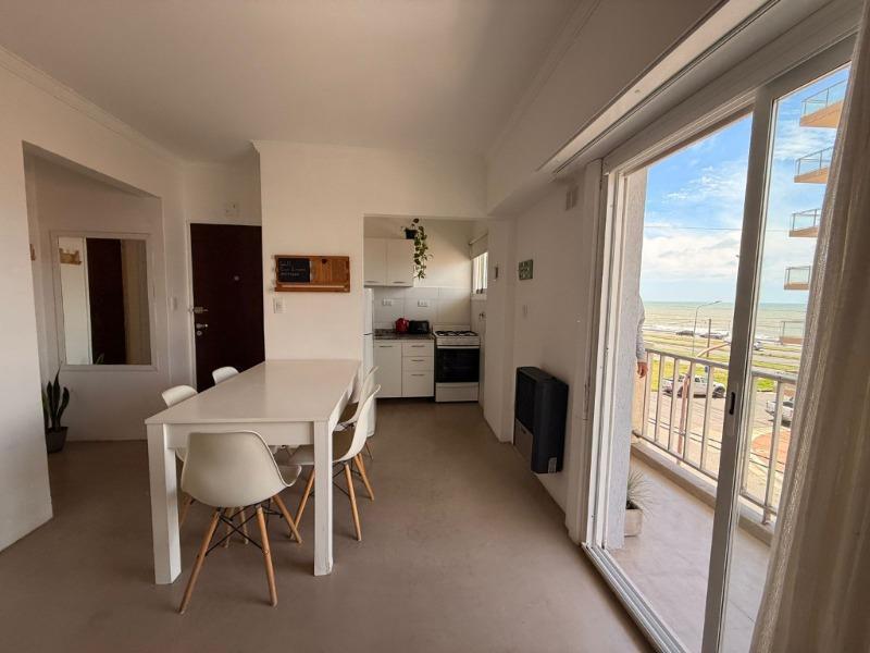 venta 2 ambientes + dependencia, reciclado con vista al mar. Zona parque luro