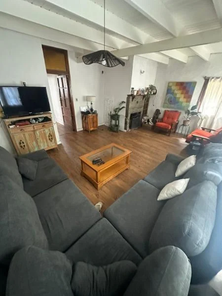 Casa 3 ambientes con parque, Barrio Los Pinares