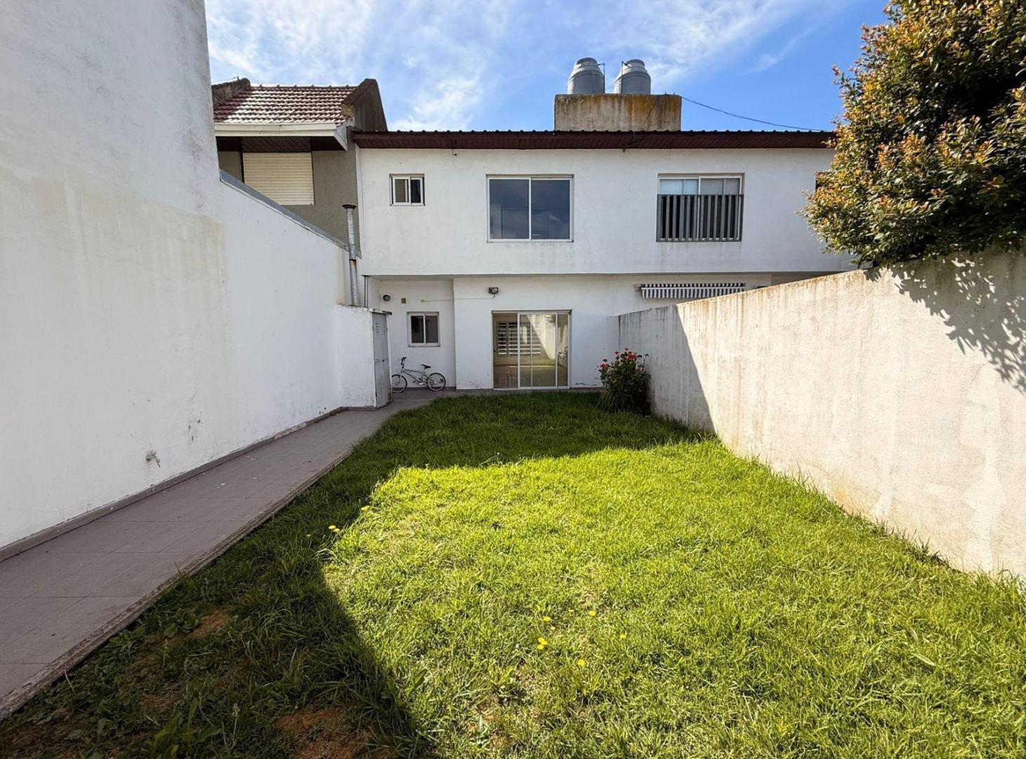 Foto de Alquiler Dúplex 3 ambientes con parque y quincho, villa primera, imagen 3
