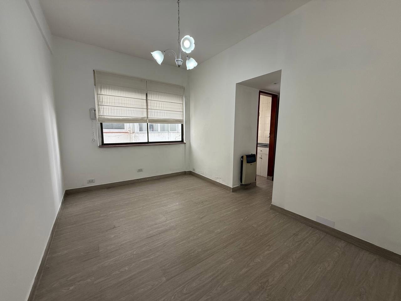 Foto de Alquiler 2 ambientes zona plaza mitre., imagen 5