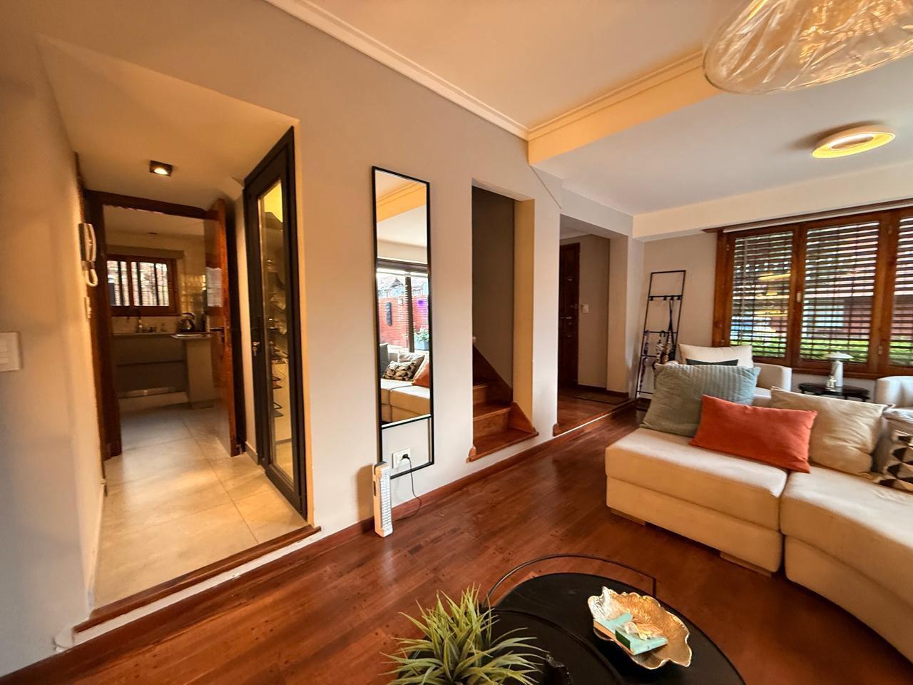 Foto de Venta casa 6 ambientes con quincho y piscina en Parque Luro, imagen 3