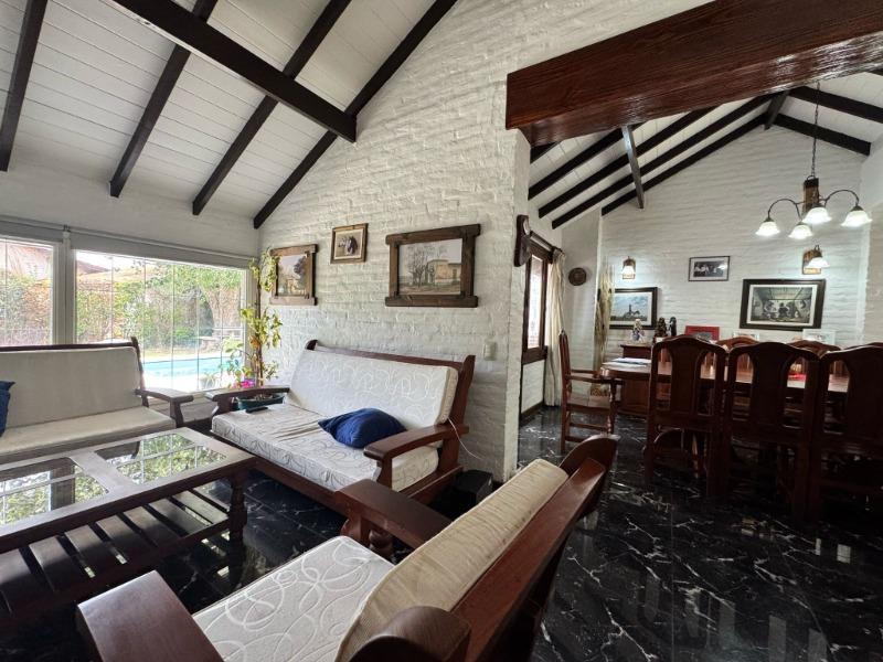 Foto de Chalet 6 ambientes en barrio Pinos de Anchorena, imagen 4