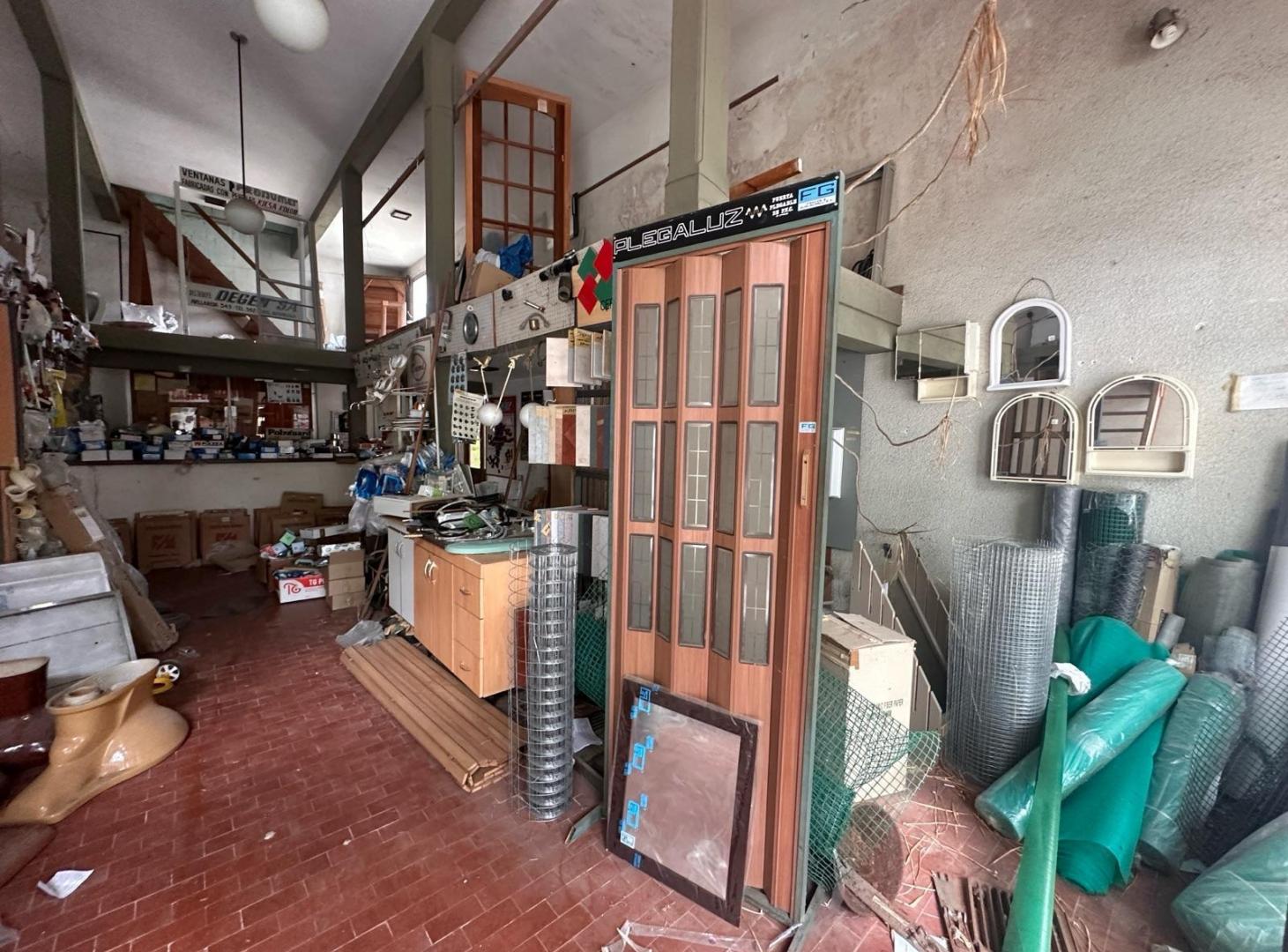 Foto de Gran local comercial con depósitos, imagen 4