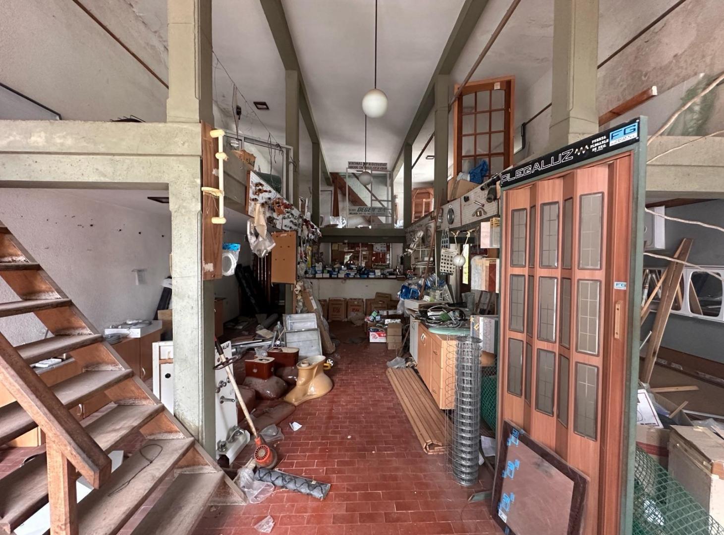 Foto de Gran local comercial con depósitos, imagen 3