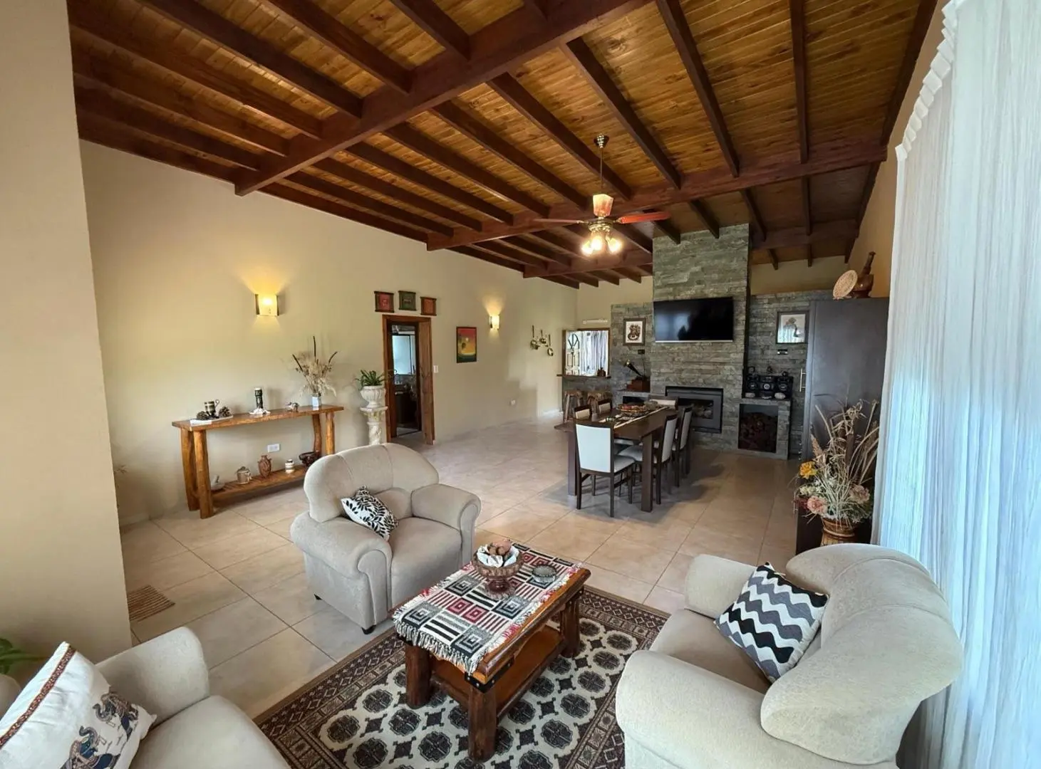Hermosa Casa en Madariaga 4