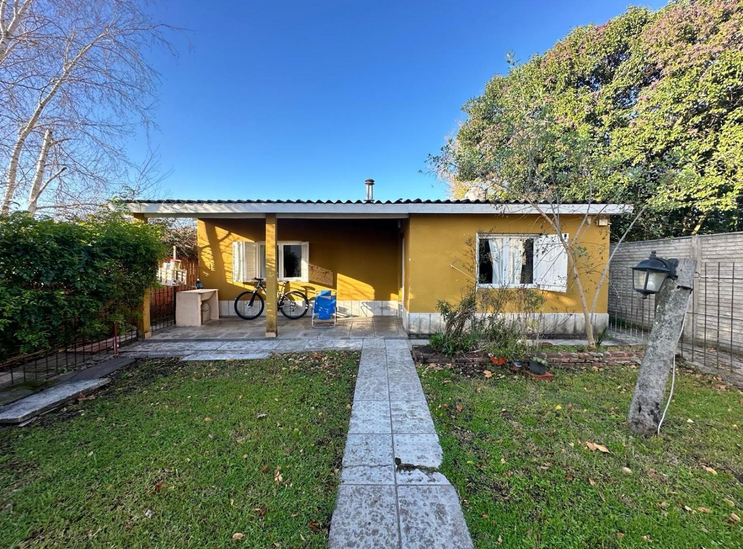 Casa principal y 3 departamentos en venta