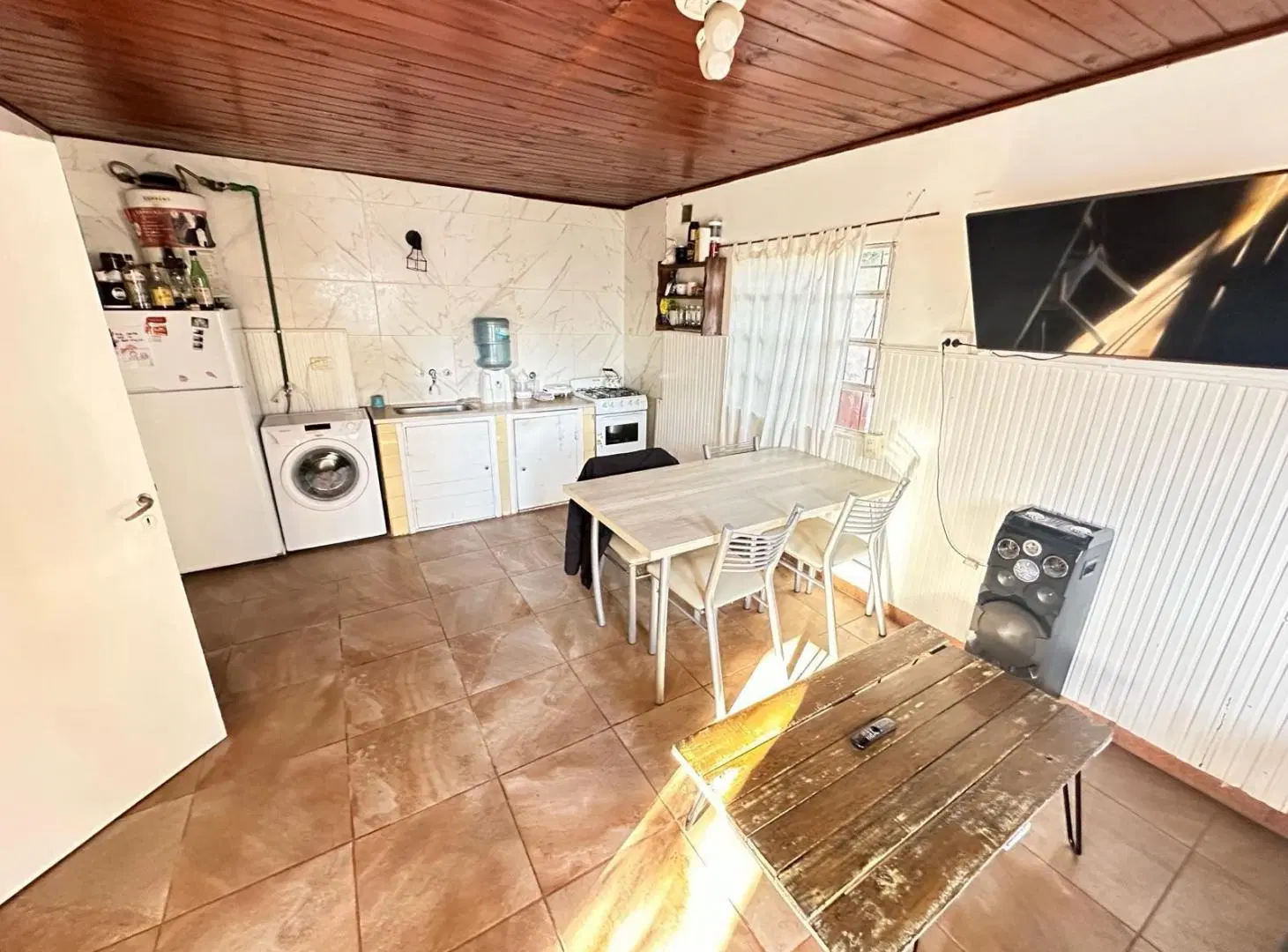Casa principal y 3 departamentos en venta 2