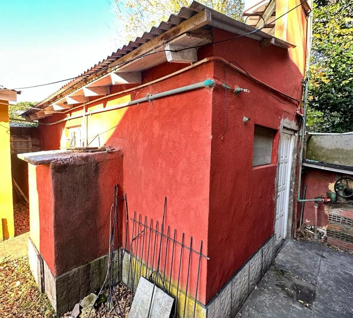 Casa principal y 3 departamentos en venta 5