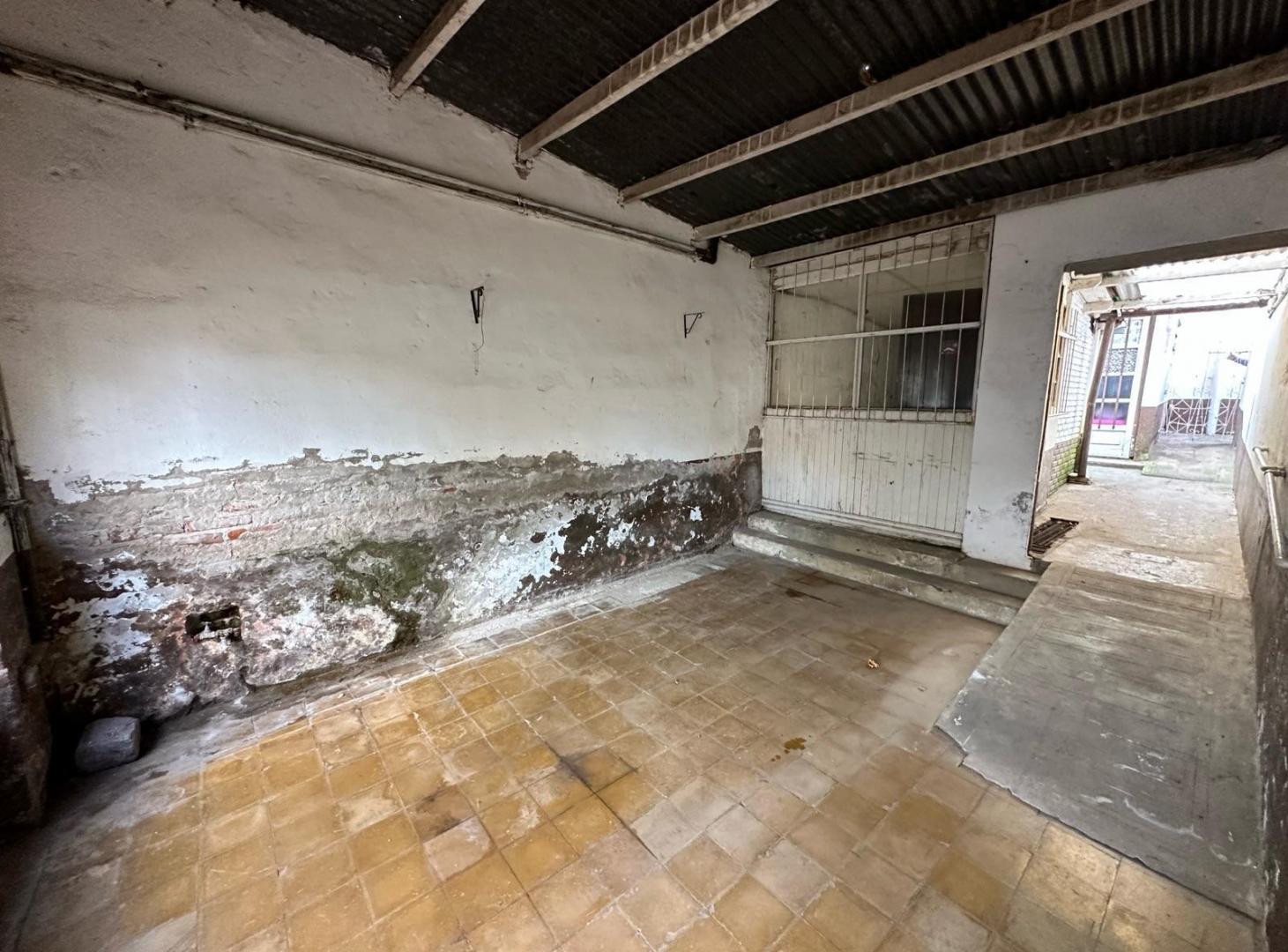 Vivienda con garaje y departamento en venta