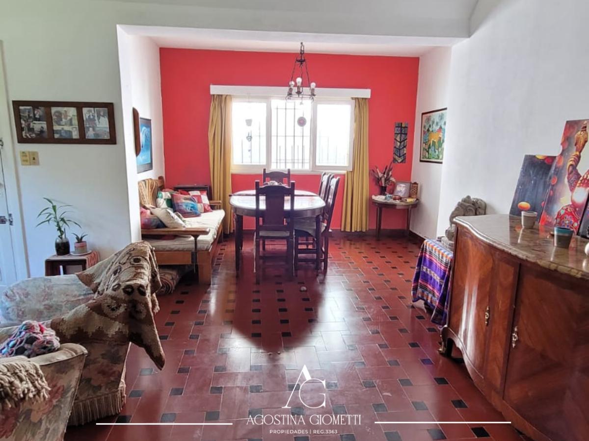 Z/ Divino Rostro. Casa 4 Amb C/ Depen. Jardin 5