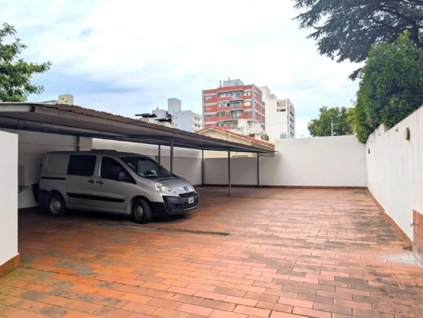 VENTA  DEPARTAMENTO 3 AMBIENTES CON COCHERA - PUNTA MOGOTES 4