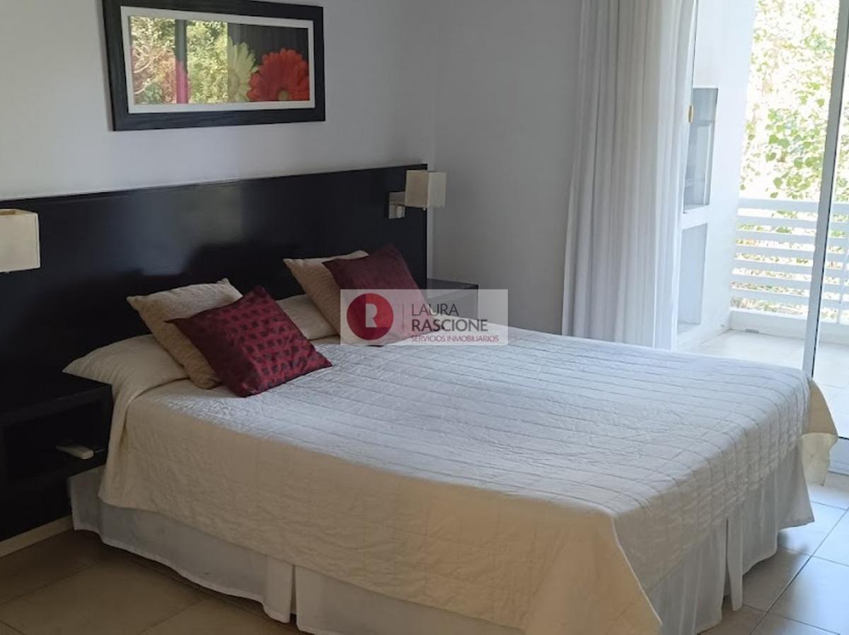 Departamento a m del Mar. Carilo (C) 1