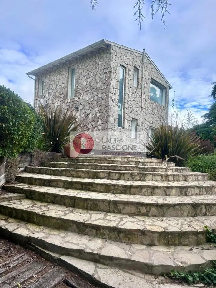 CASA EN VENTA 3 AMBIENTES EN CARILO 5