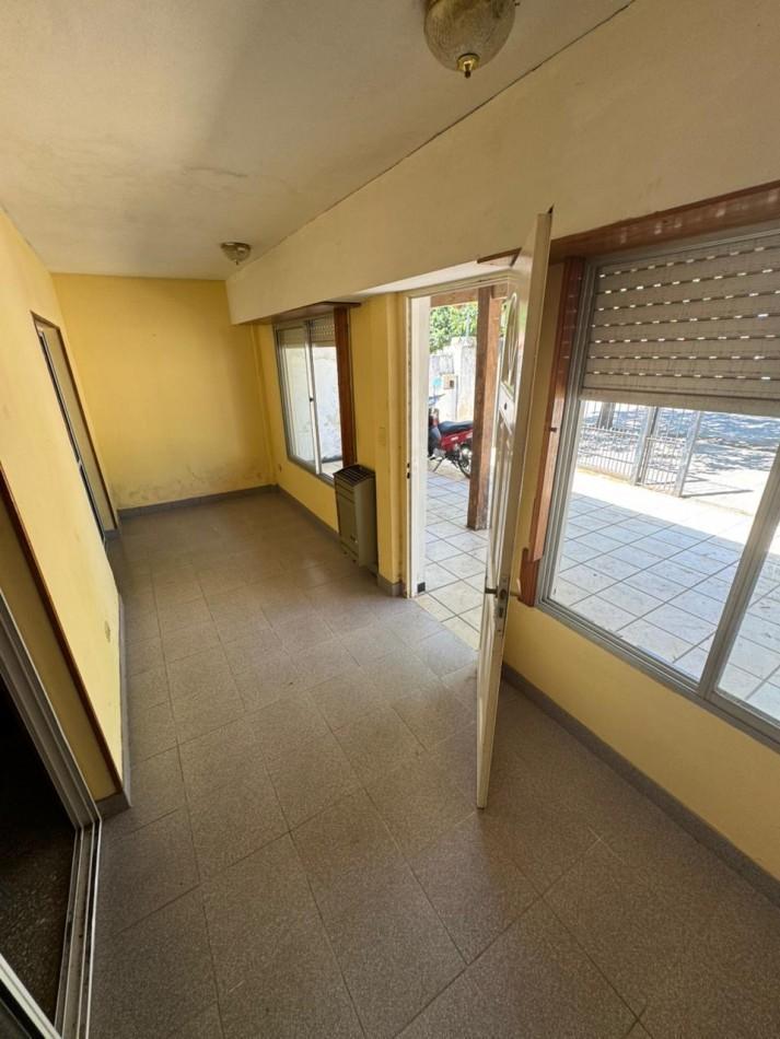 Chalet 4 Amb + Monoambiente a Reciclar en Miramar 5