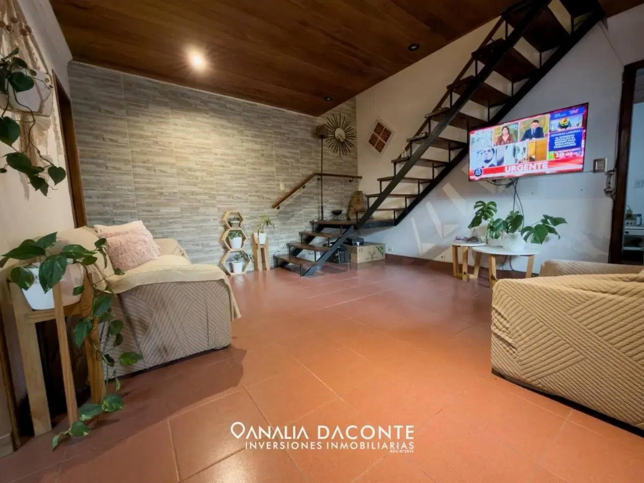 Chalet 4 amb con garage, quincho y jardin. Barrio Lopez de Gomara 3