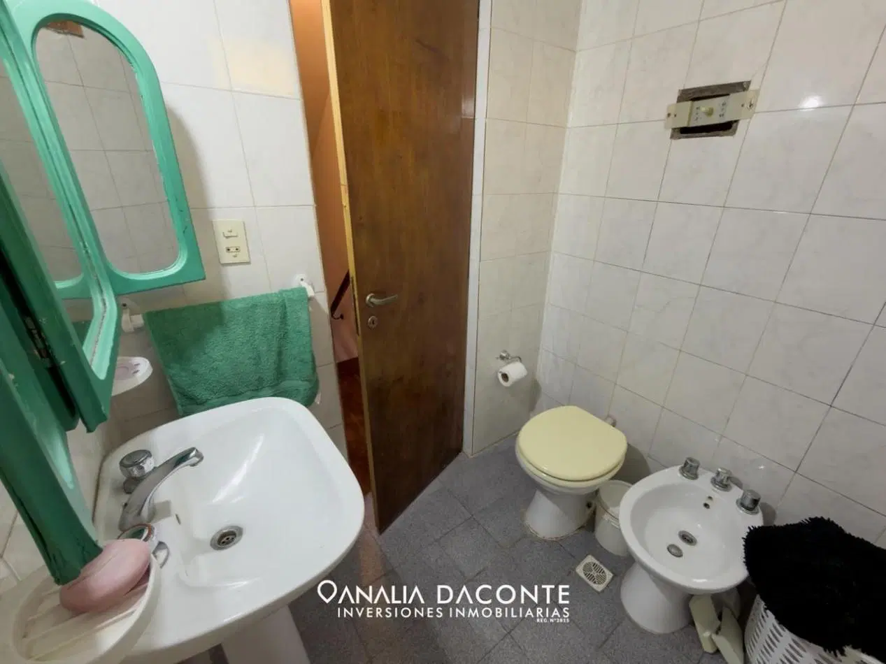 Chalet 4 amb con garage, quincho y jardin. Barrio Lopez de Gomara 2