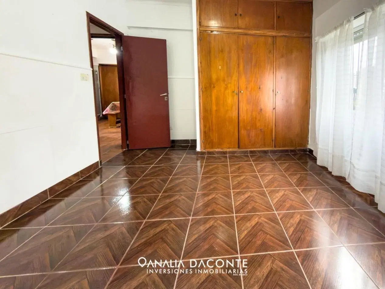 Impecable chalet sobre lote propio. Los Pinares 5