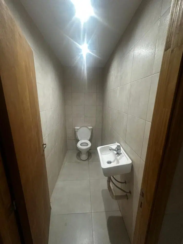 Local en venta a estrenar. Tejedor y Ferre 5