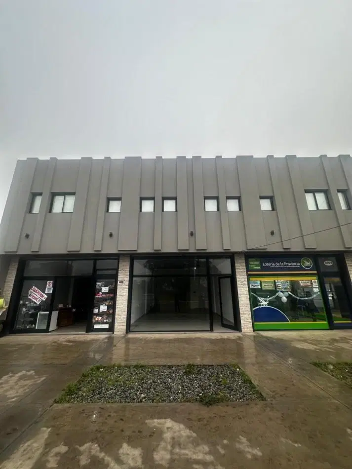 Local en venta a estrenar. Tejedor y Ferre 1