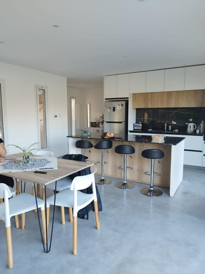 Foto de Chalet 3 amb de 120m2 con gran parque. El Tejado, imagen 3