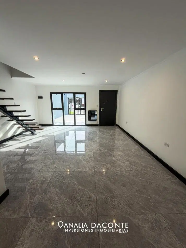 Espectacular duplex 3 amb con parque y quincho! A estrenar 2