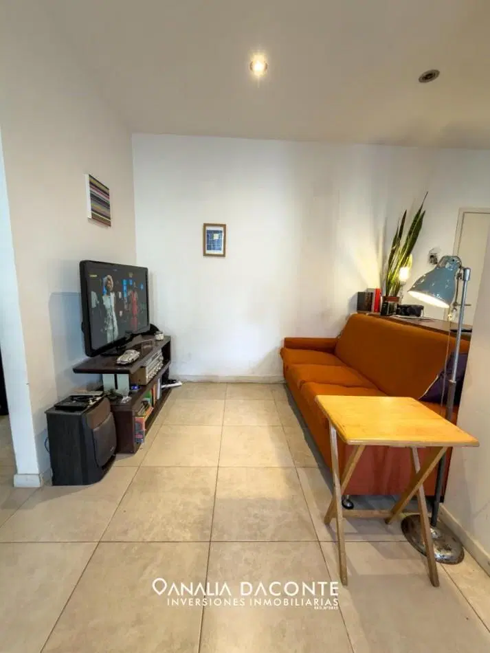 Moderno depto 2 amb en planta baja, con patio y cochera. La Perla 4