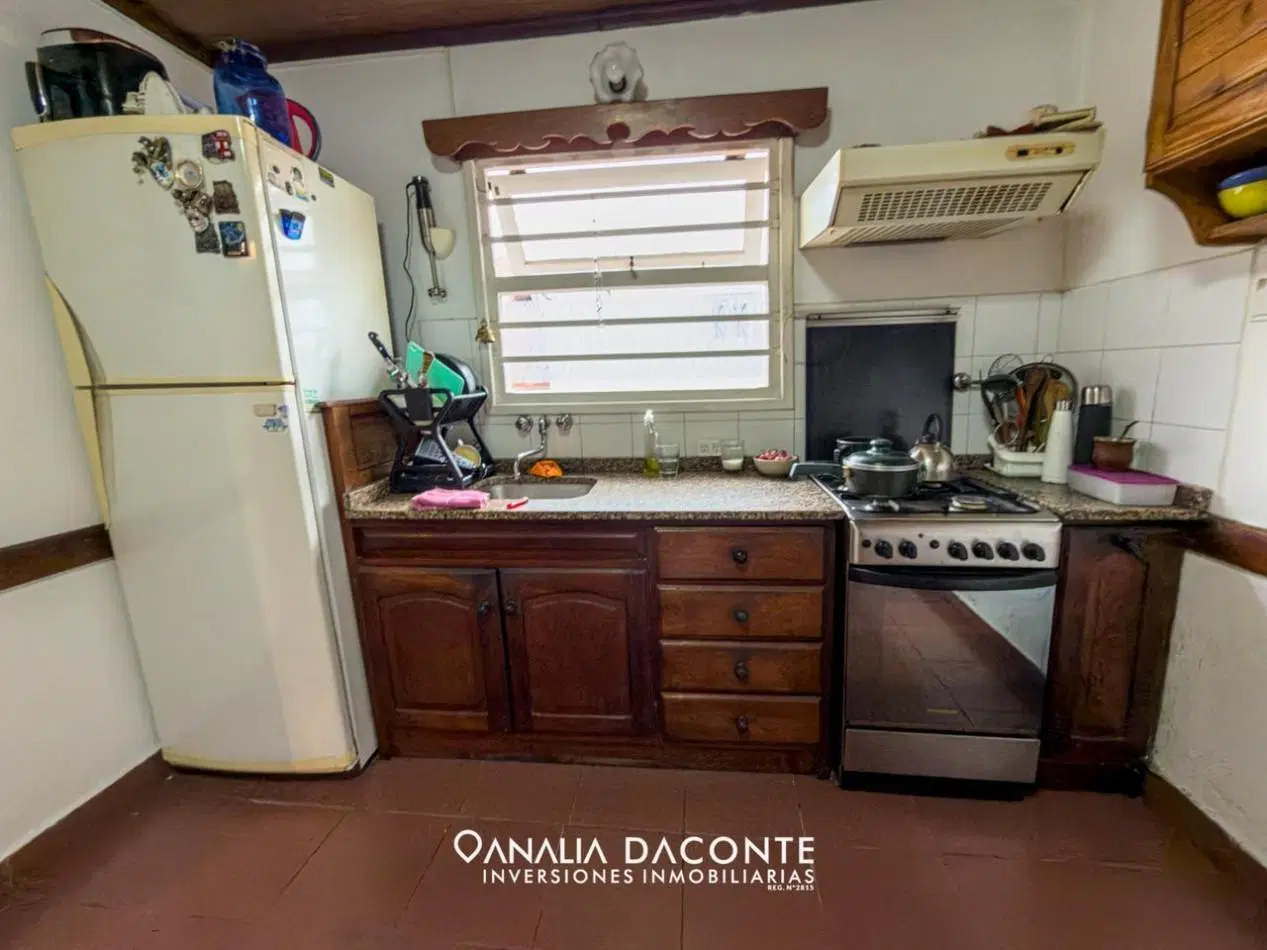 Chalet 4 amb con garage, quincho y jardin. Barrio Lopez de Gomara 1