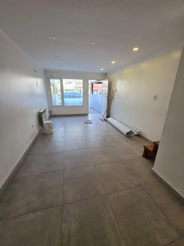 Duplex 4 amb con cochera y jardin. Parque Luro 4